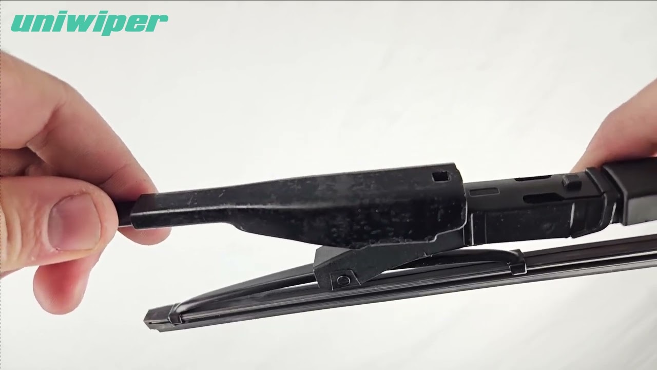 How to fit rear wiper blade for Holden Trailblazer 2016-2023 (RG) 